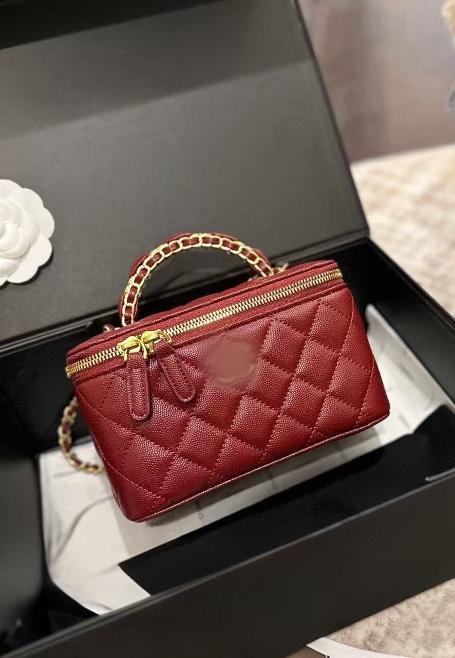 SUNVES CC VANITY BAG in Burgundy, quilted vanity case with a top handle and chain strap