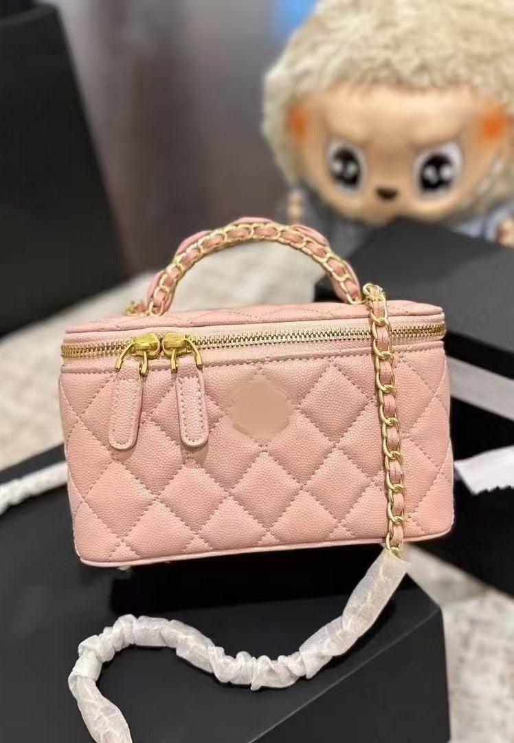 SUNVES CC VANITY BAG in Light pink, quilted vanity case with a top handle and chain strap